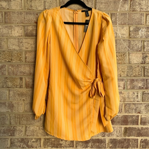 NWT FOREVER 21 STRIPED WRAP ROMPER - Picture 2 of 9